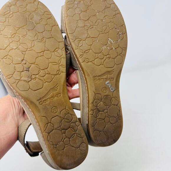 Dansko Taupe Leather Buckle Strap Wedge Sandals Size 39 Comfort Classic Basic - Picture 11 of 14